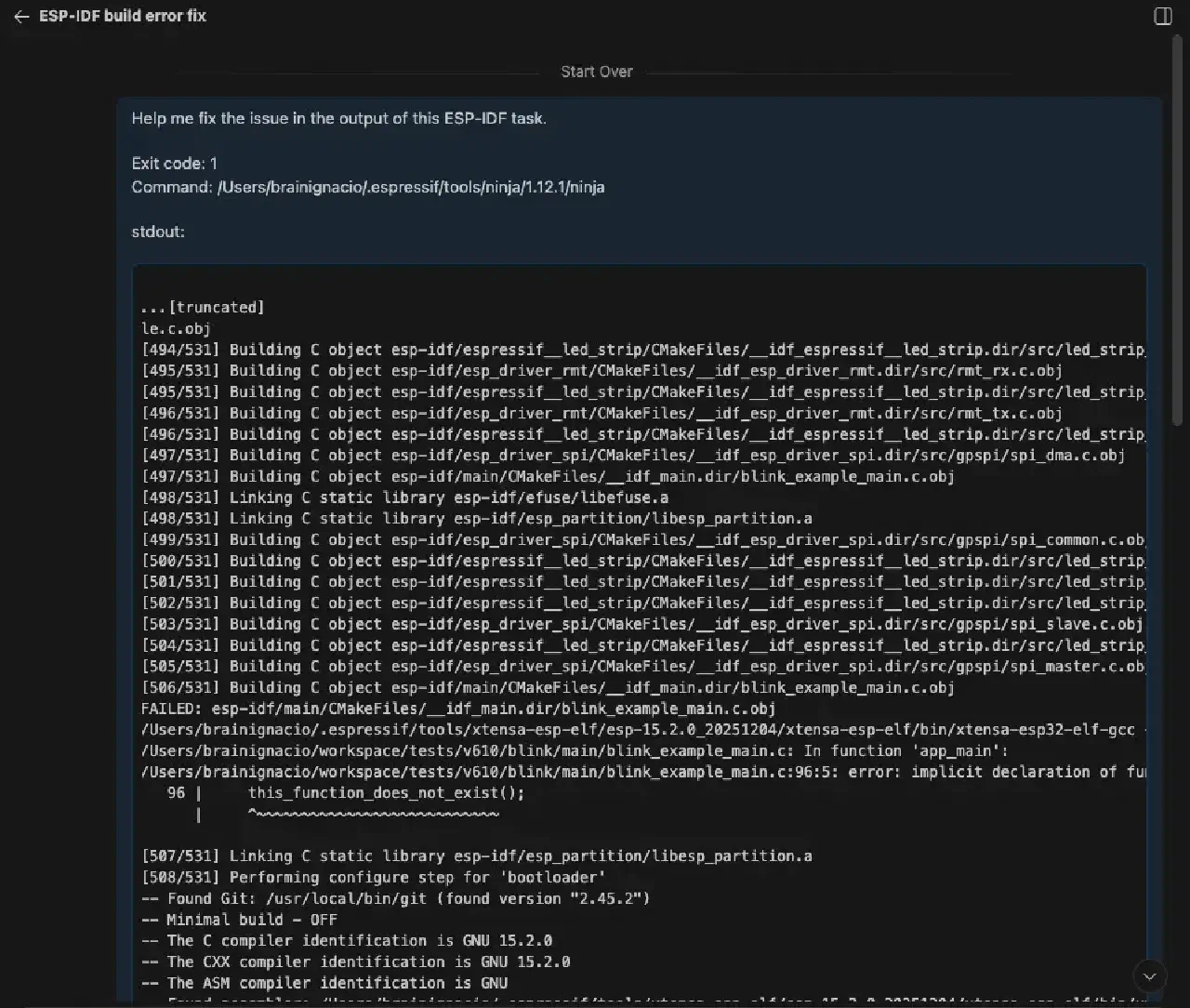 Aparece un chat nuevo con la salida de la tarea de compilación.